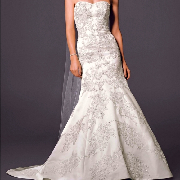 Oleg Cassini Dresses & Skirts - Oleg Cassini Satin Lace Strapless Wedding Dress! Never worn! Size 10